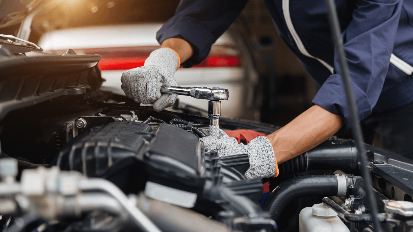 An image of a auto mechanic.